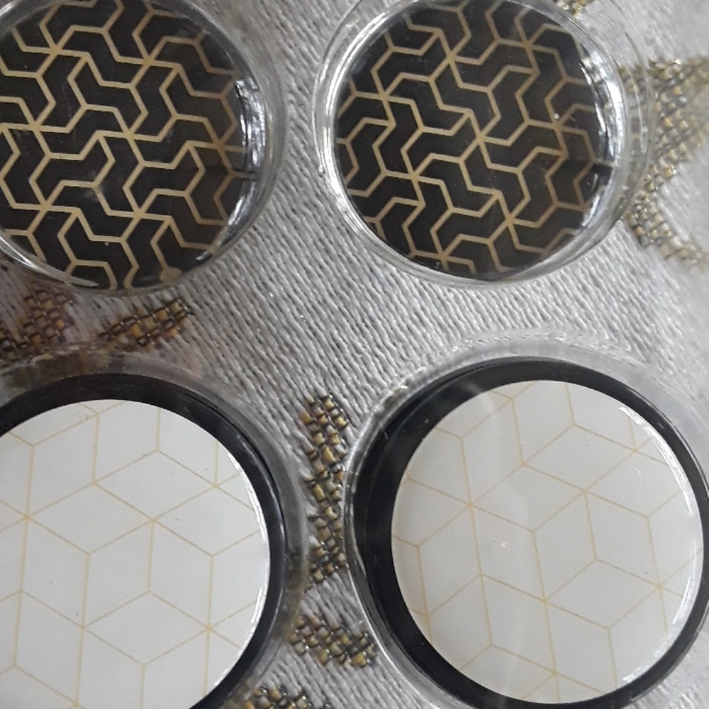 8 Count Basic But Classy Patterned Office Magnets - Picture 3 of 5